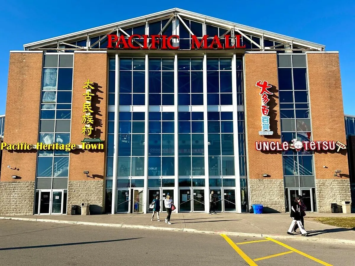 Cozy And Spacious Vacation Home In トロント