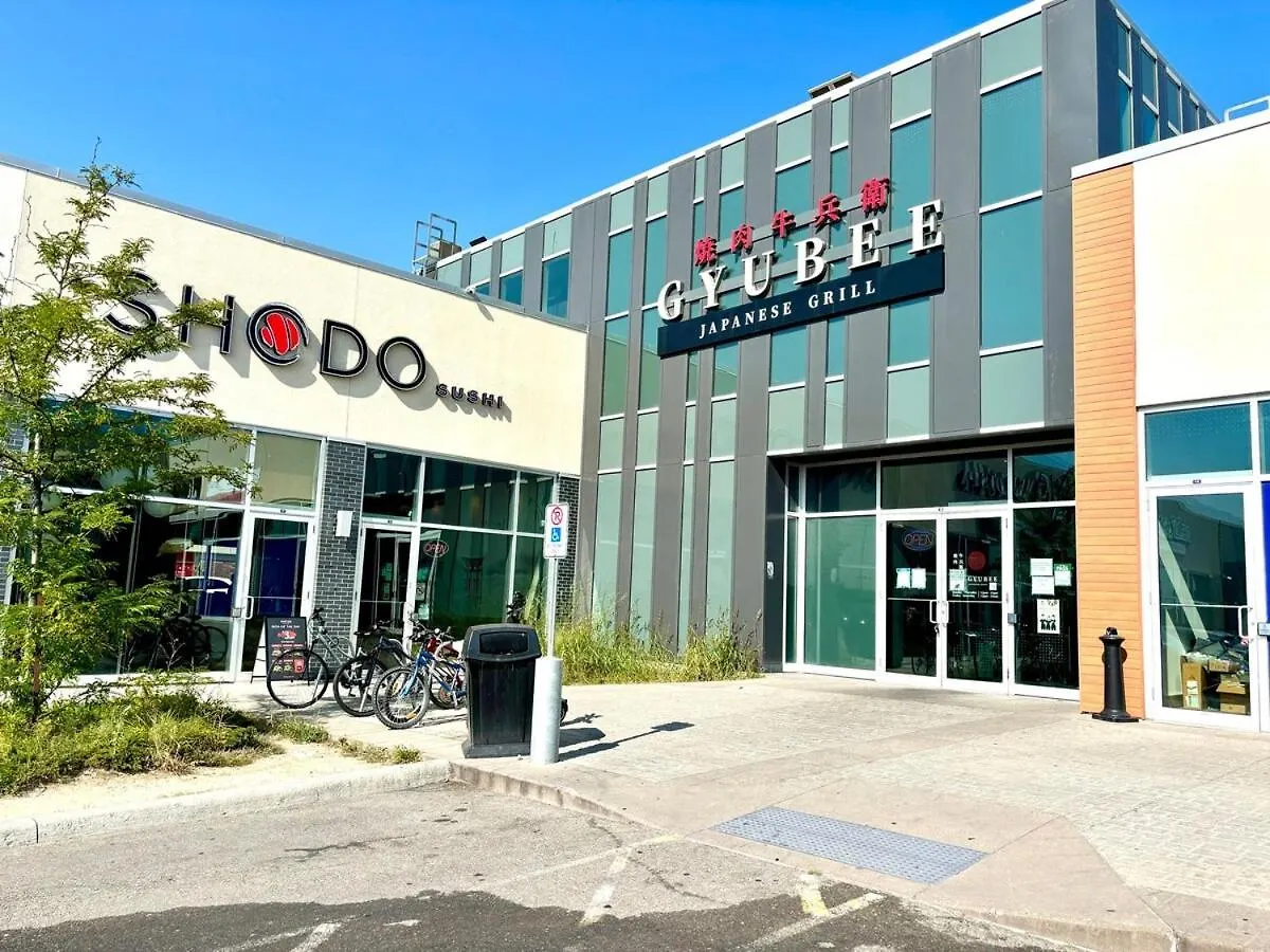 Cozy And Spacious Vacation Home In トロント