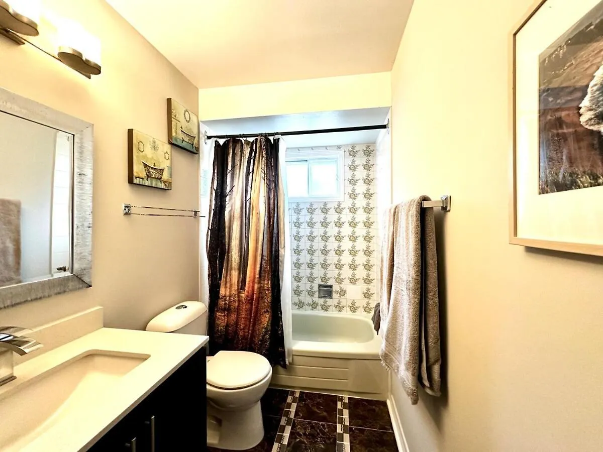 Cozy And Spacious Vacation Home In Toronto 0*,