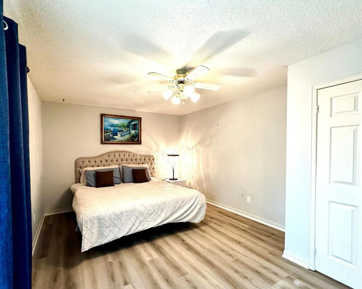 Villa Cozy And Spacious Vacation Home In Toronto